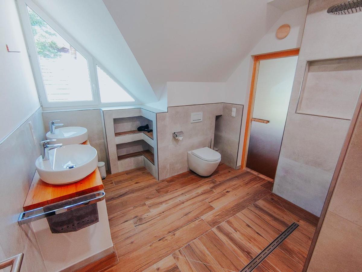Downhill Lodge Тауплиц Екстериор снимка